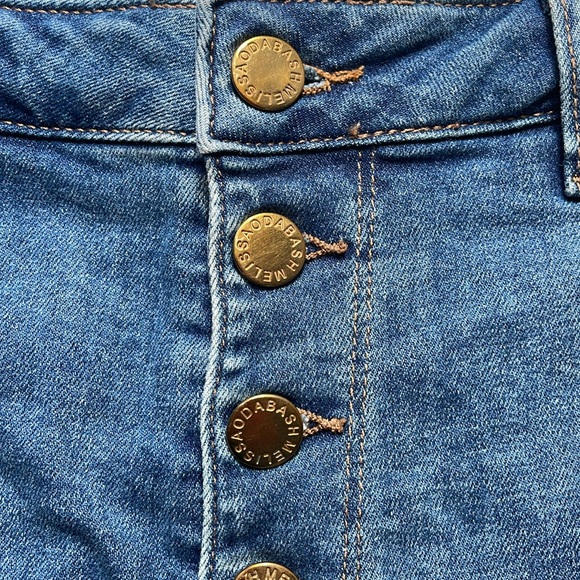 Melissa Odabash Jean Denim Shorts, size small - Picture 3 of 6